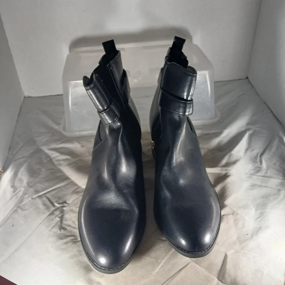 Liz Claiborne‎ Ankle Boots 11 Black Gold Buckle Strap Block Heel Zip Booties